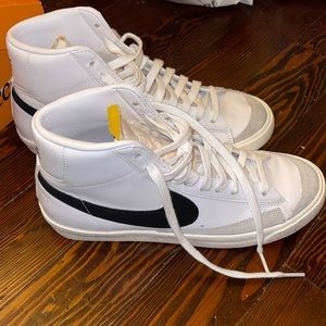 Nike Blazer Mid '77 Vintage Black/White